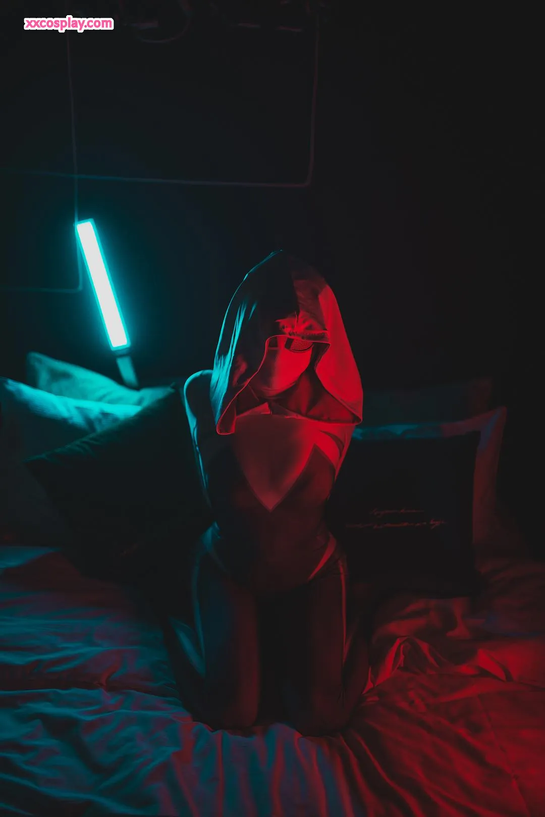 Yuzuki's Seductive Spider-Gwen Cosplay